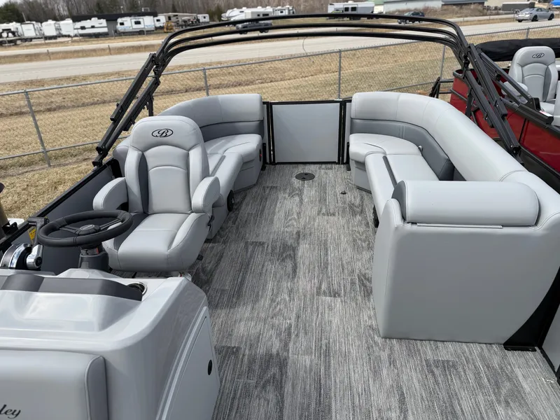 Slide: The Image of Bentley Pontoons LE 200 CW 2026 - 7