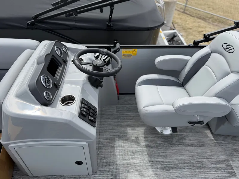 Slide: The Image of Bentley Pontoons LE 200 CW 2026 - 8