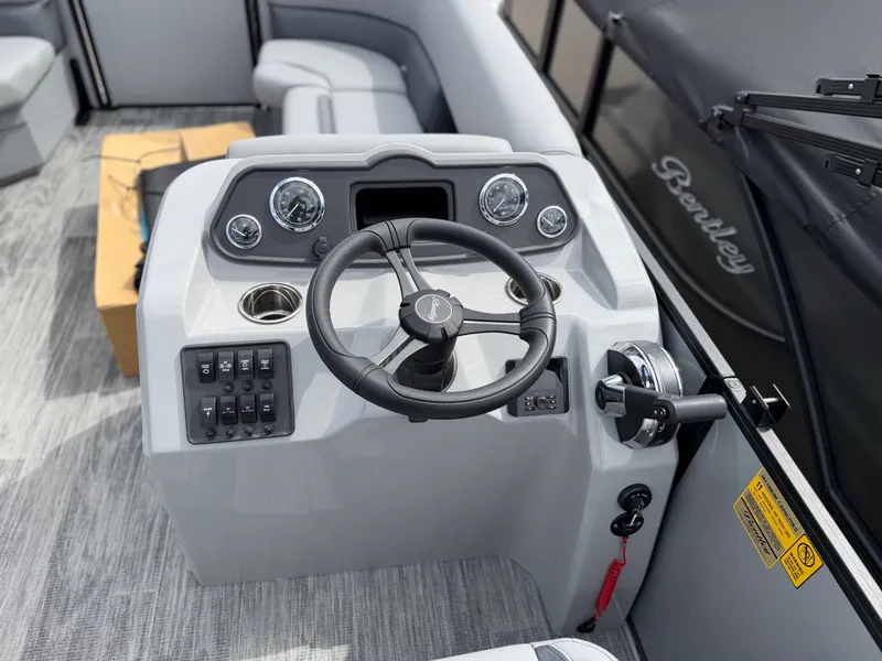 Slide: The Image of Bentley Pontoons LE 200 CW 2026 - 9