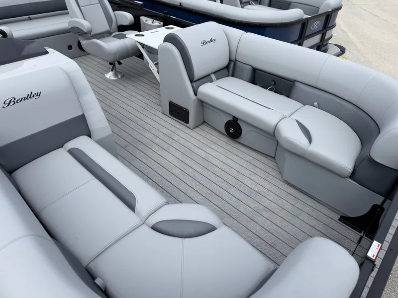 Slide: The Image of Bentley Pontoons Legacy 220 Swingback 2026 - 5