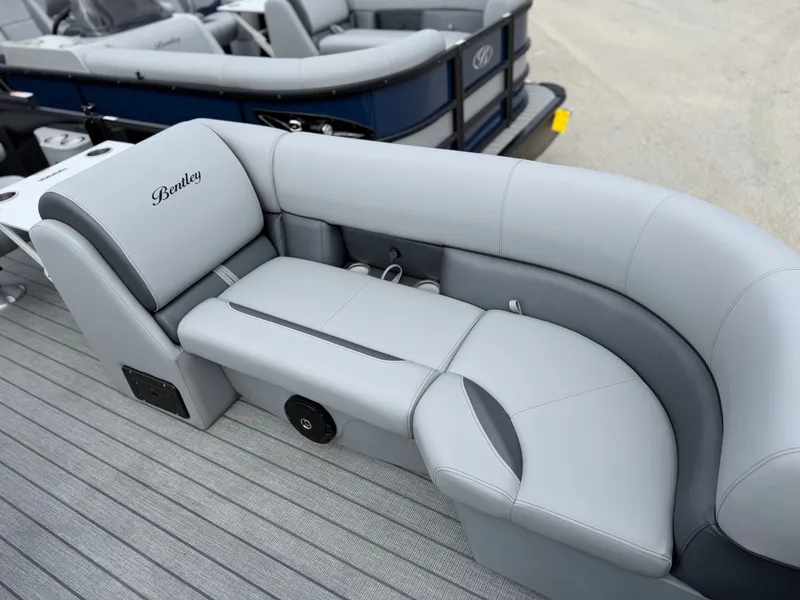 Slide: The Image of Bentley Pontoons Legacy 220 Swingback 2026 - 6