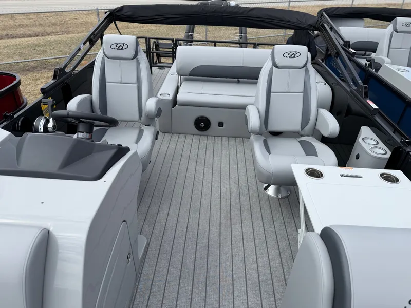 Slide: The Image of Bentley Pontoons Legacy 220 Swingback 2026 - 8