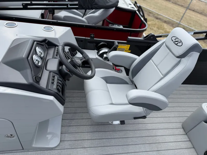 Slide: The Image of Bentley Pontoons Legacy 220 Swingback 2026 - 9