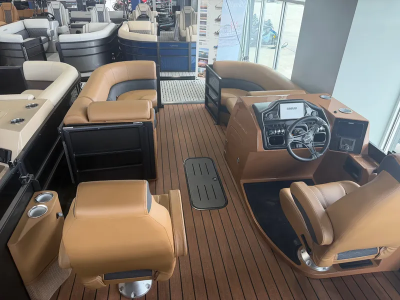 Slide: The Image of Bentley Pontoons Elite 223 SwingBack DC 2026 - 3