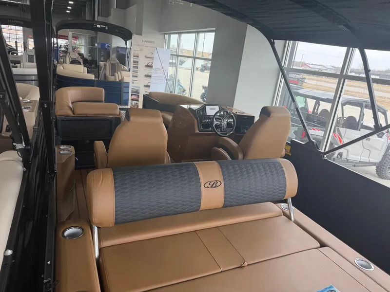 Slide: The Image of Bentley Pontoons Elite 223 SwingBack DC 2026 - 4