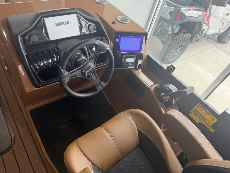 Slide: The Image of Bentley Pontoons Elite 223 SwingBack DC 2026 - 5