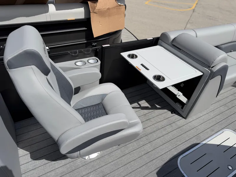 Slide: The Image of Bentley Pontoons Elite 223 Admiral 2026 - 11