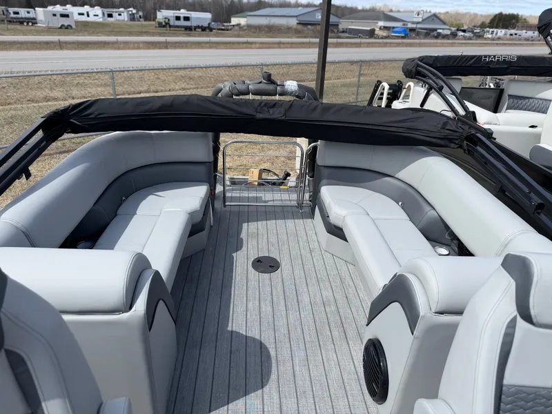 Slide: The Image of Bentley Pontoons Elite 223 Admiral 2026 - 12