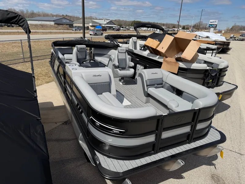 Slide: The Image of Bentley Pontoons Elite 223 Admiral 2026 - 4
