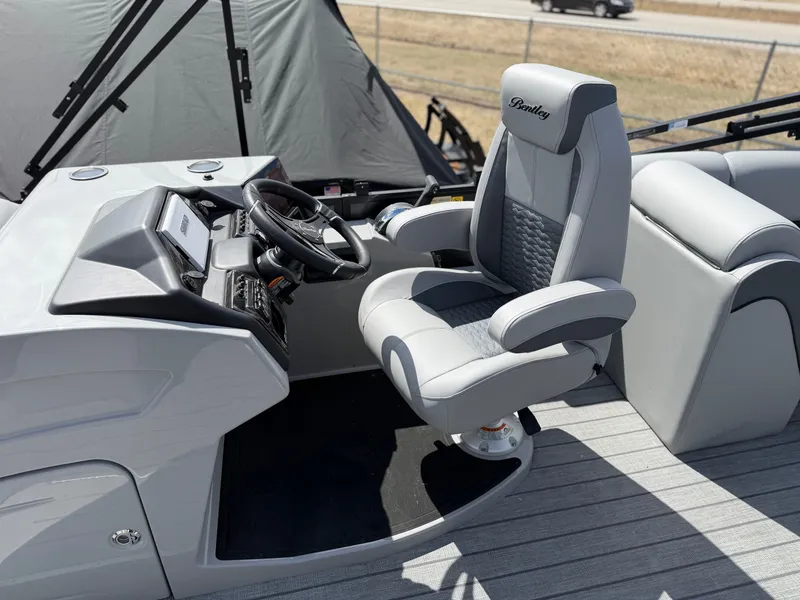 Slide: The Image of Bentley Pontoons Elite 223 Admiral 2026 - 8