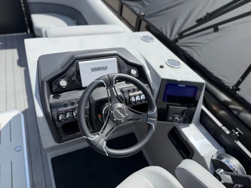 Slide: The Image of Bentley Pontoons Elite 223 Admiral 2026 - 9