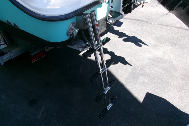 Slide: The Image of 2009 Hydra-Sports 2500 CC boat with stainless steel boarding ladder. - 27