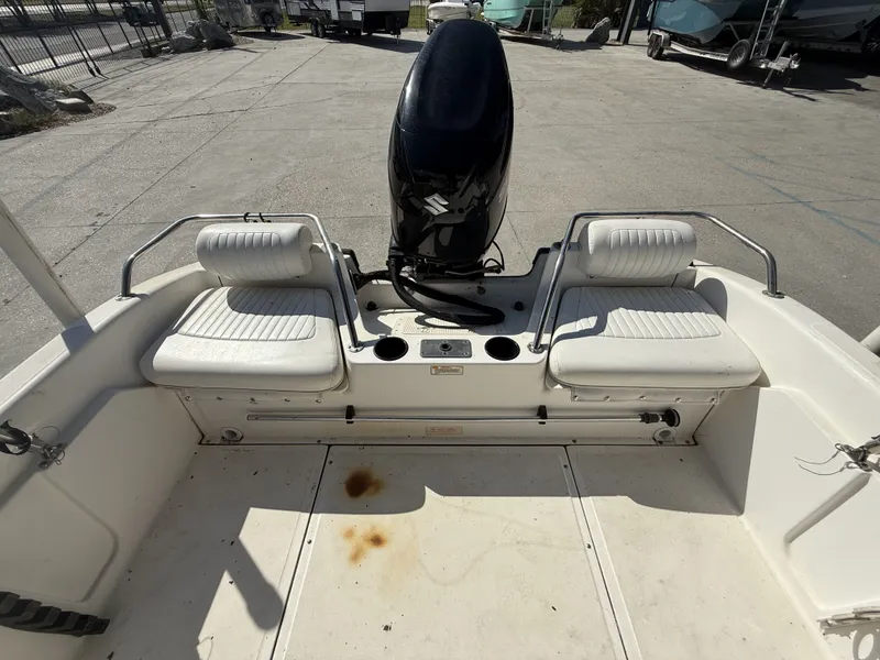 Slide: The Image of Boston Whaler Ventura 160 2002 - 10