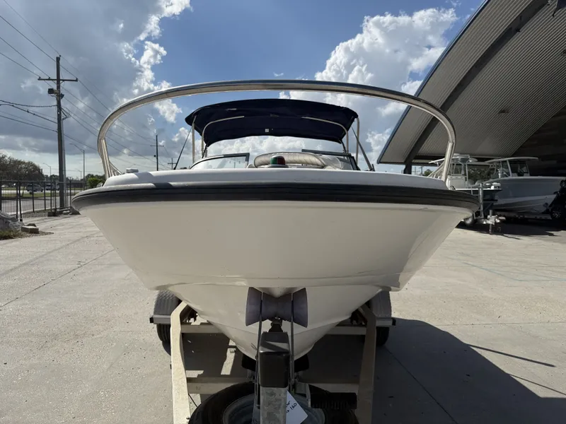 Slide: The Image of Boston Whaler Ventura 160 2002 - 3