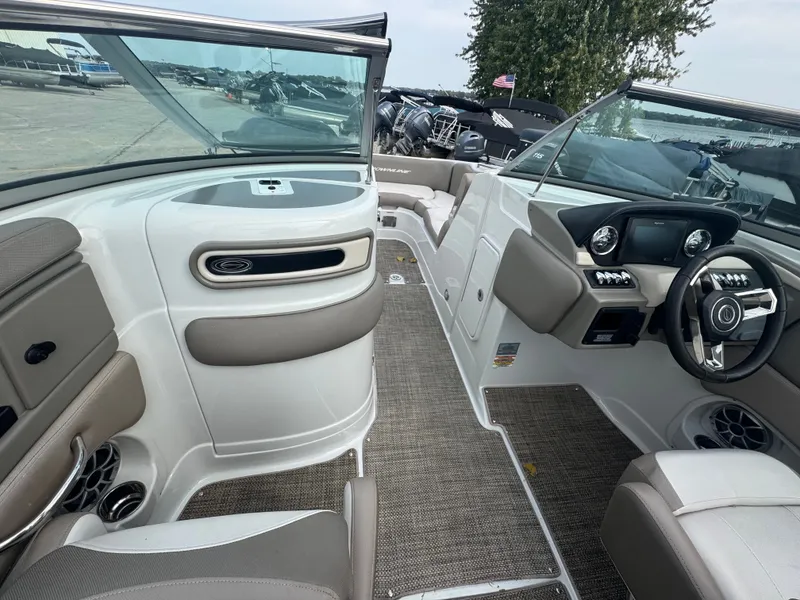 Slide: The Image of Crownline Boats E275 2019 - 14