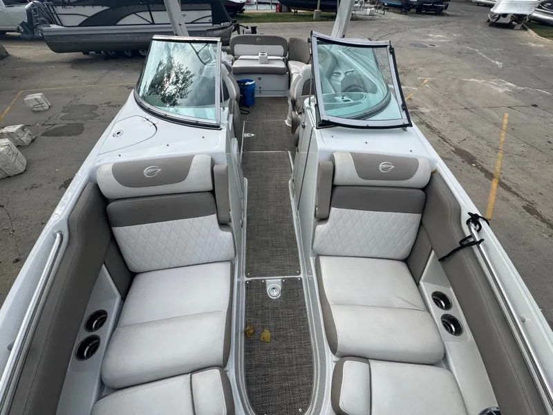 Slide: The Image of Crownline Boats E275 2019 - 19