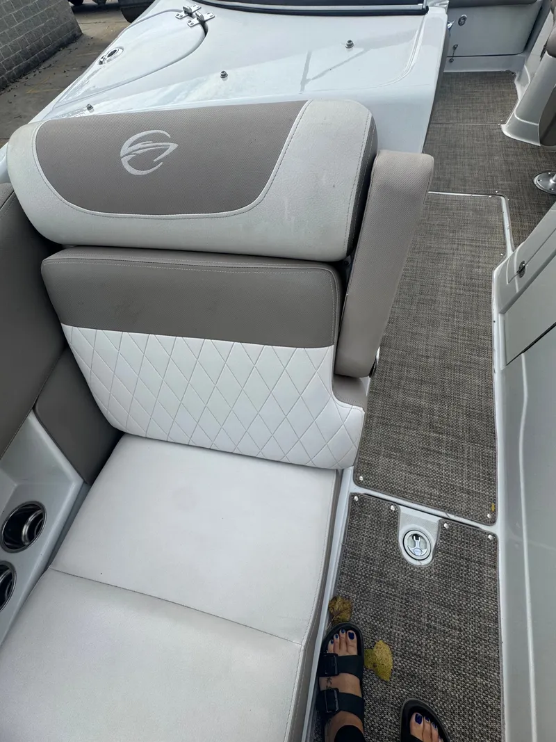 Slide: The Image of Crownline Boats E275 2019 - 20