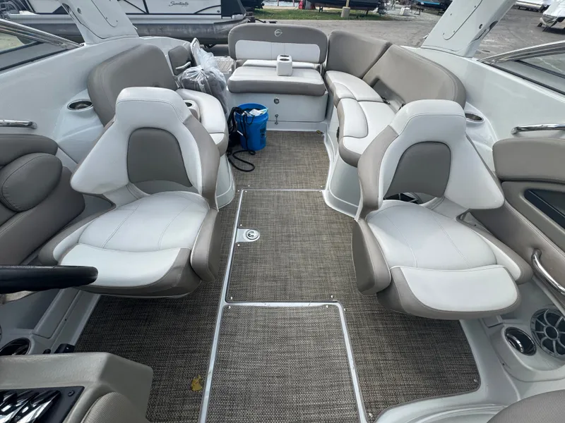 Slide: The Image of Crownline Boats E275 2019 - 21