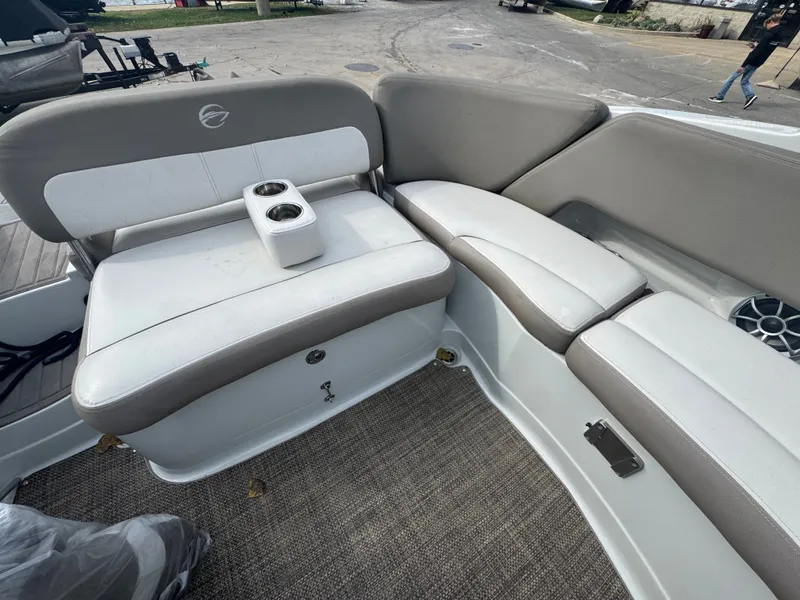 Slide: The Image of Crownline Boats E275 2019 - 24
