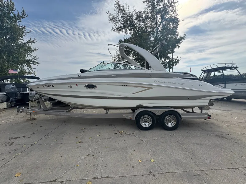 Slide: The Image of Crownline Boats E275 2019 - 4