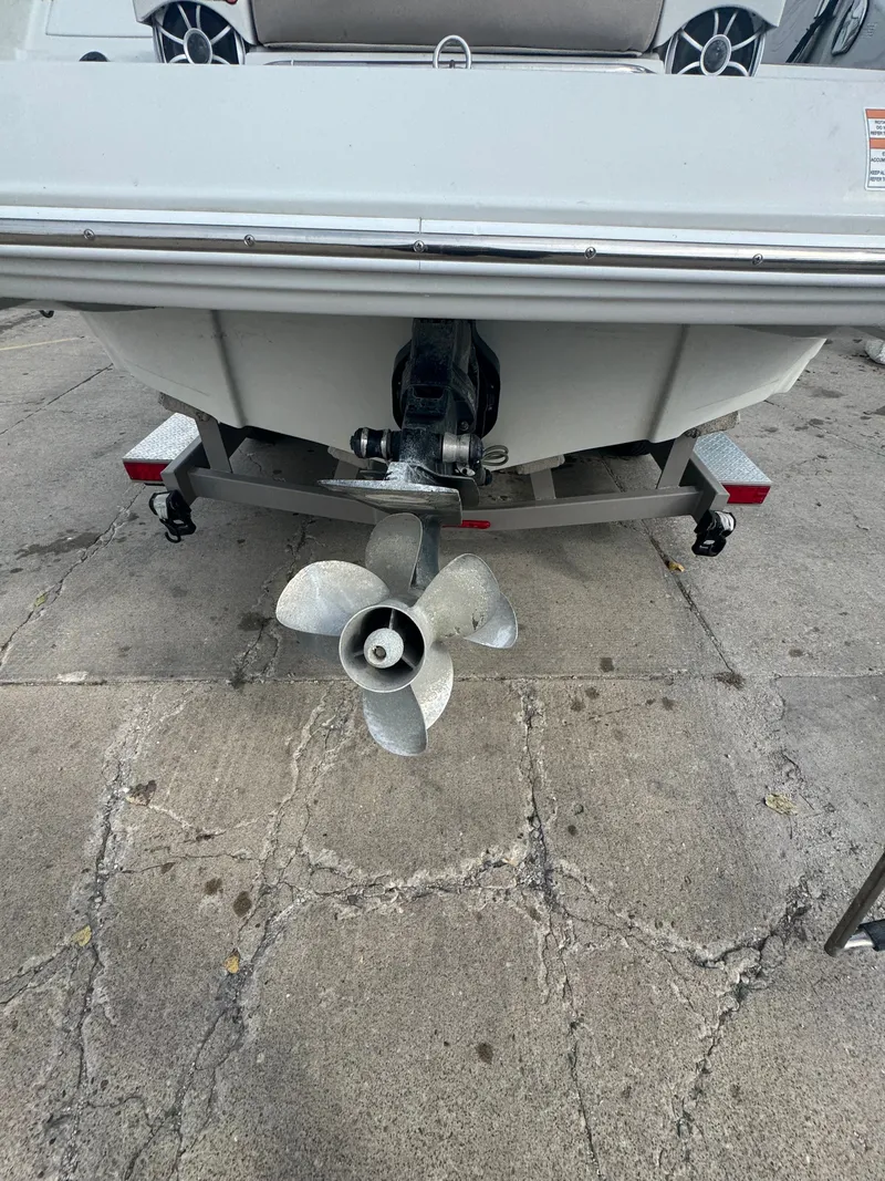 Slide: The Image of Crownline Boats E275 2019 - 6