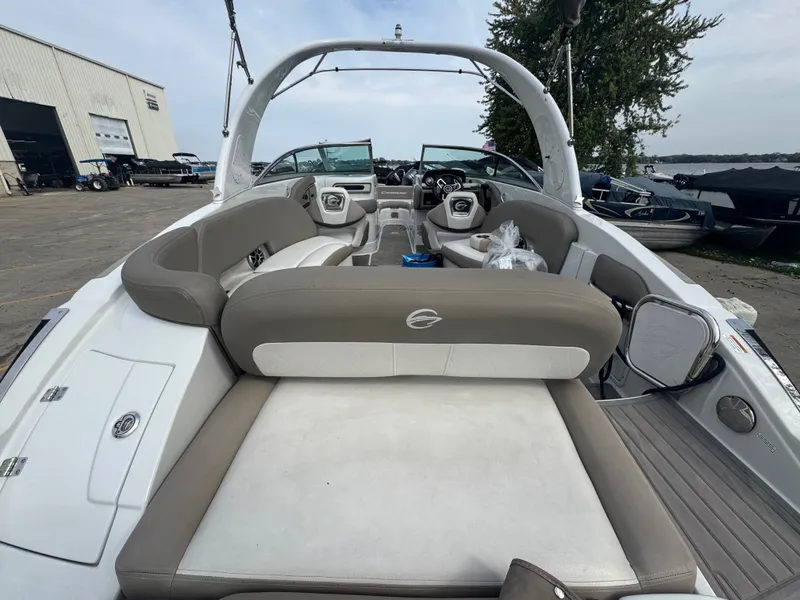 Slide: The Image of Crownline Boats E275 2019 - 9