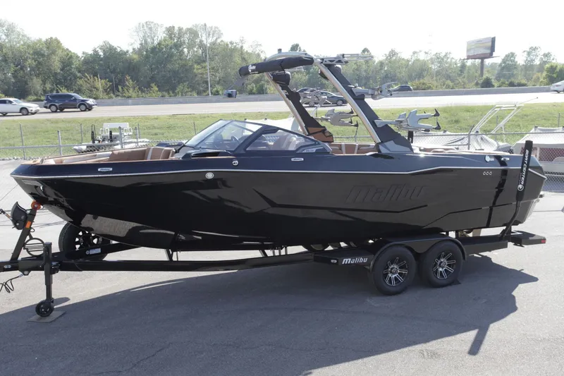 The Image of Malibu Wakesetter 25 LSV 2026 - 1