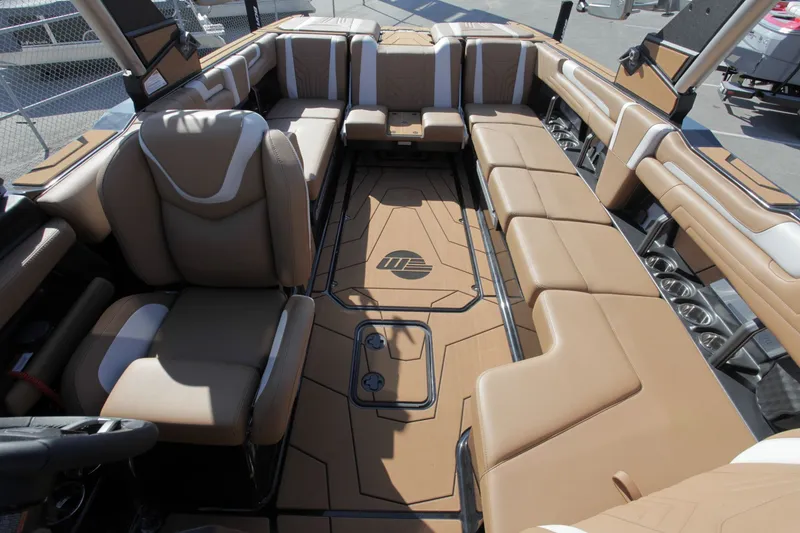 Slide: The Image of Malibu Wakesetter 25 LSV 2026 - 5