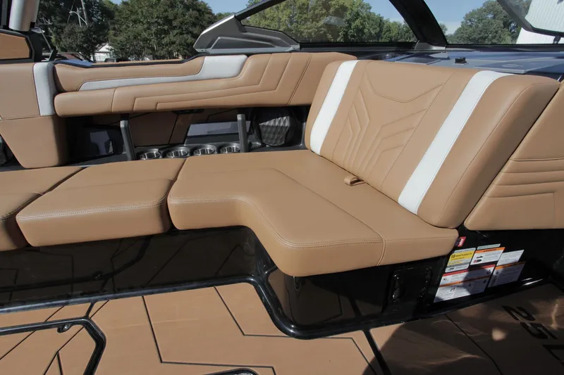 Slide: The Image of Malibu Wakesetter 25 LSV 2026 - 7