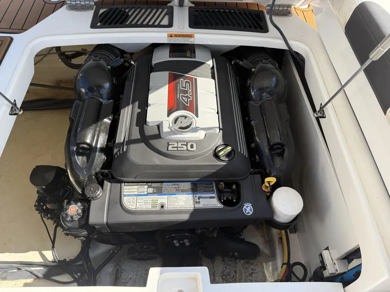 Slide: The Image of Monterey 218SS Super Sport 2017 - 17