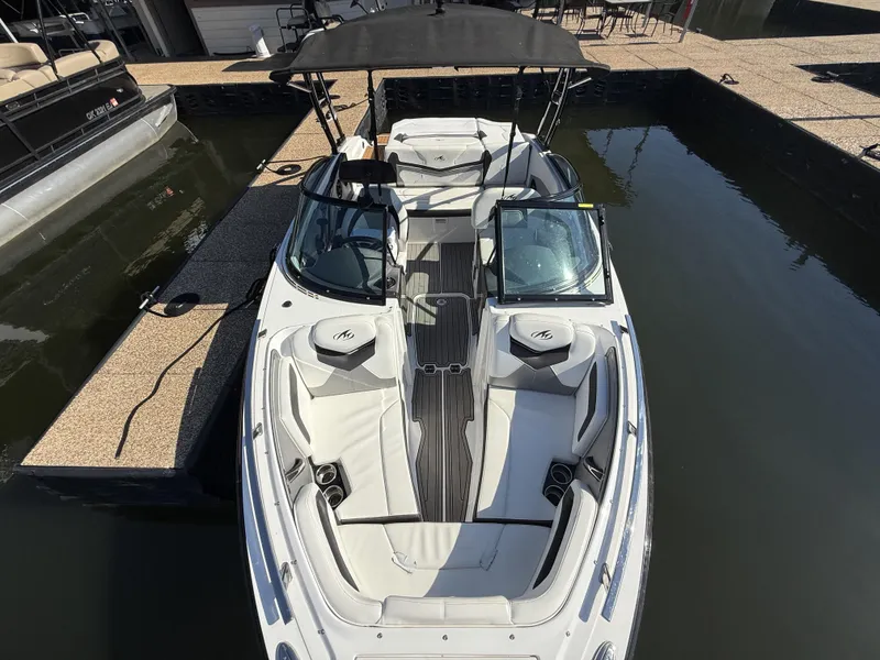 Slide: The Image of Monterey 218SS Super Sport 2017 - 18