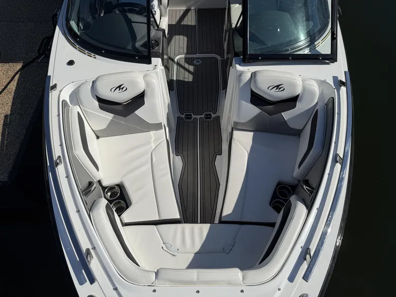 Slide: The Image of Monterey 218SS Super Sport 2017 - 19