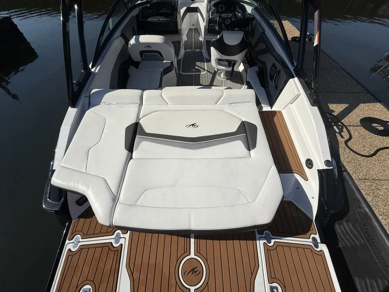 Slide: The Image of Monterey 218SS Super Sport 2017 - 9