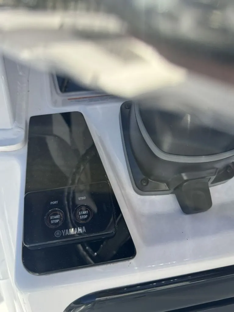 Slide: The Image of Yamaha 255 FSH Sport E 2026 - 17