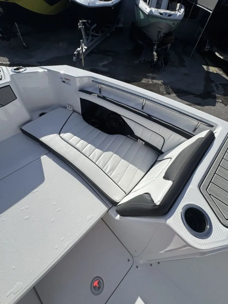 Slide: The Image of Yamaha 255 FSH Sport E 2026 - 22