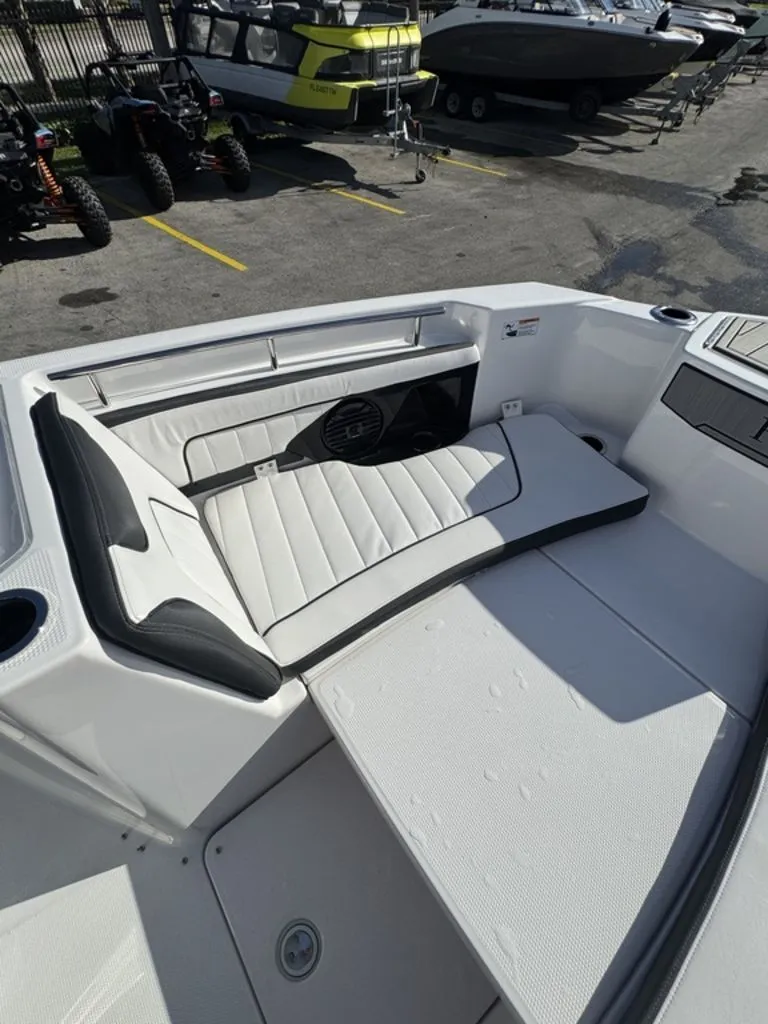 Slide: The Image of Yamaha 255 FSH Sport E 2026 - 23