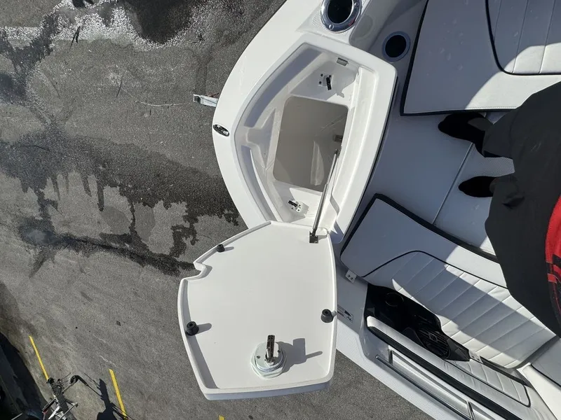 Slide: The Image of Yamaha 255 FSH Sport E 2026 - 24