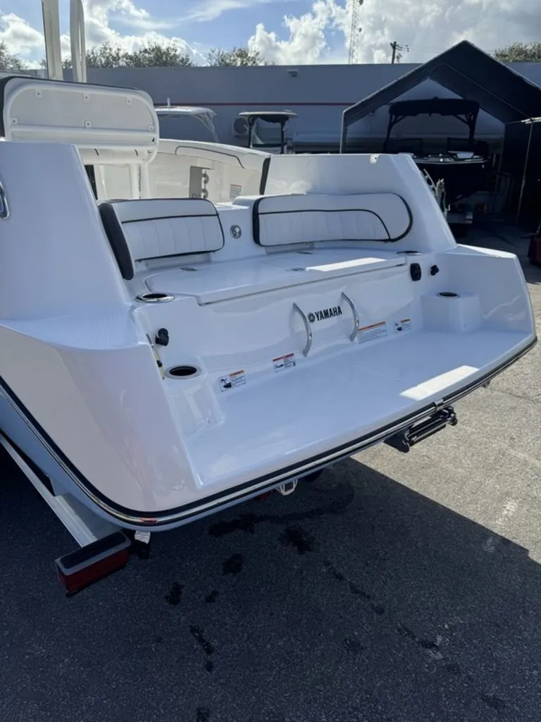 Slide: The Image of Yamaha 255 FSH Sport E 2026 - 7