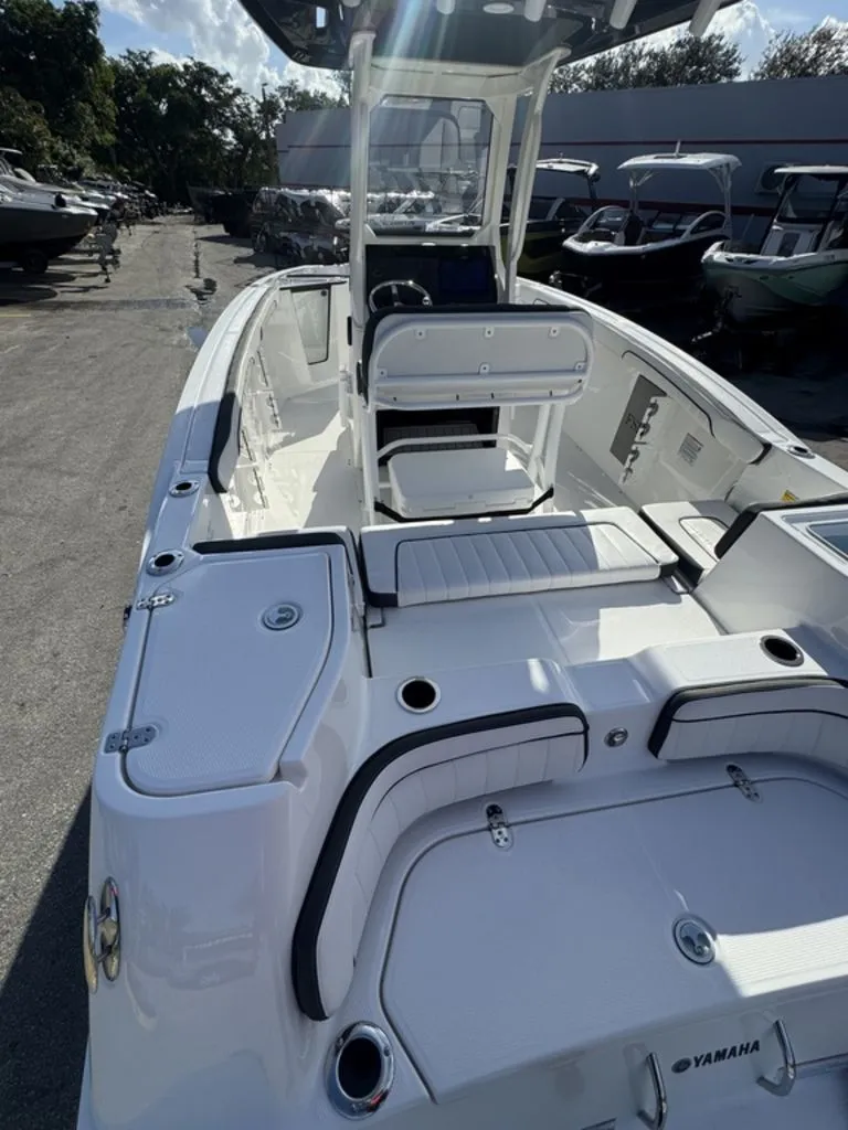 Slide: The Image of Yamaha 255 FSH Sport E 2026 - 9