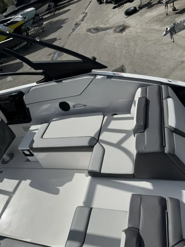 Slide: The Image of Yamaha AR250 2026 - 18