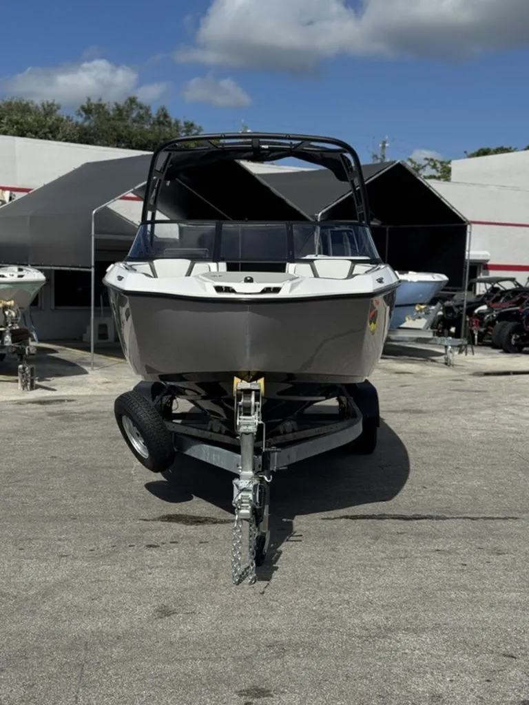 Slide: The Image of Yamaha AR250 2026 - 2