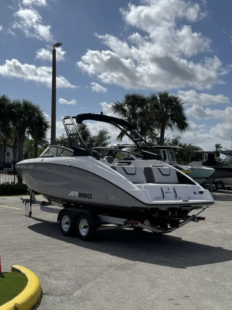 Slide: The Image of Yamaha AR250 2026 - 4