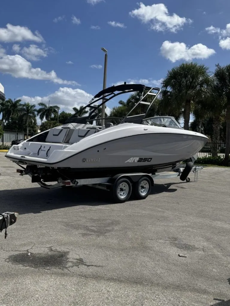 Slide: The Image of Yamaha AR250 2026 - 5