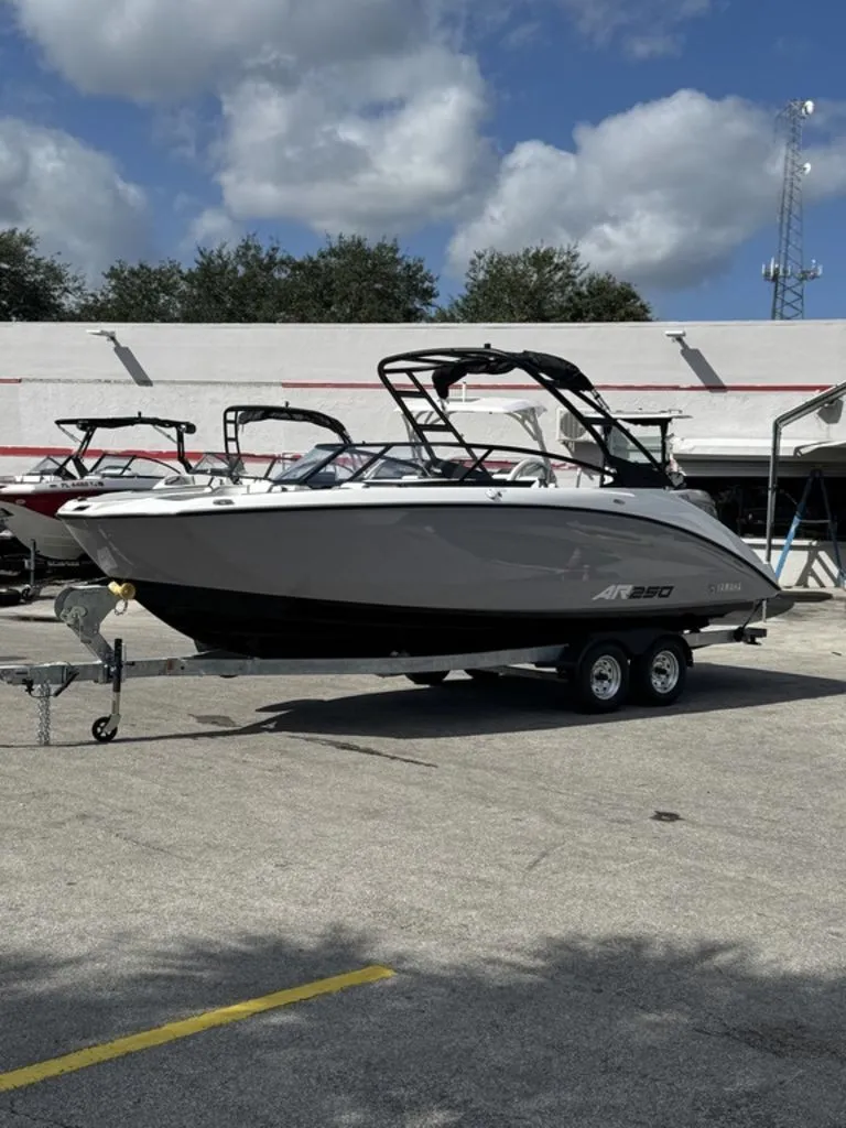 Slide: The Image of Yamaha AR250 2026 - 6