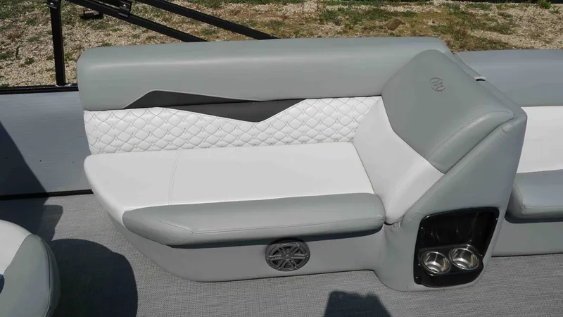 Slide: The Image of Manitou shp 2019 - 12