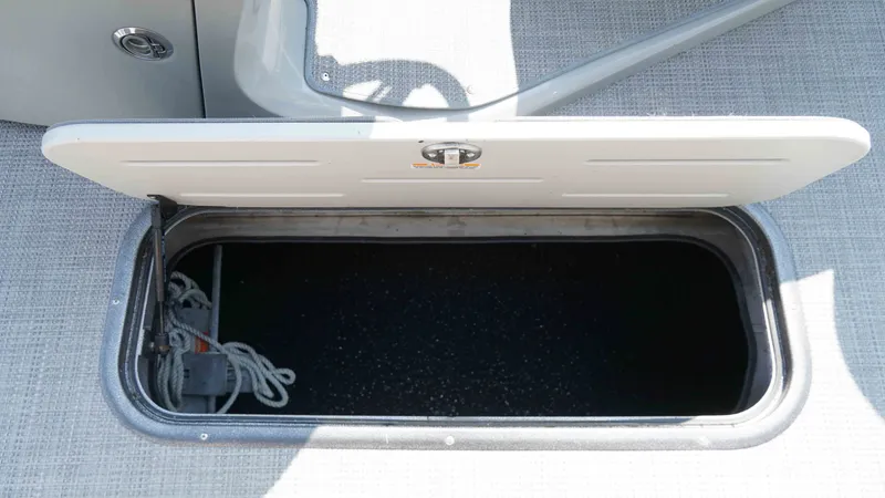 Slide: The Image of Manitou shp 2019 - 21