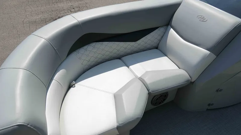 Slide: The Image of Manitou shp 2019 - 24