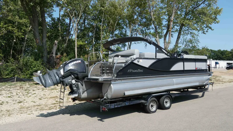 Slide: The Image of Manitou shp 2019 - 3