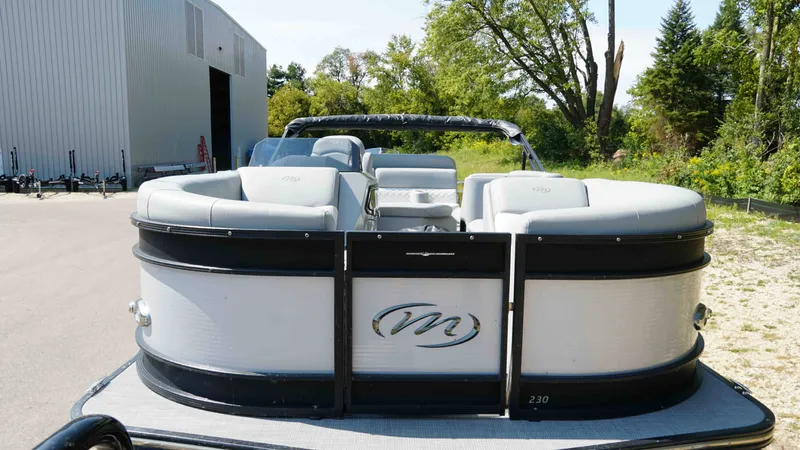 Slide: The Image of Manitou shp 2019 - 4