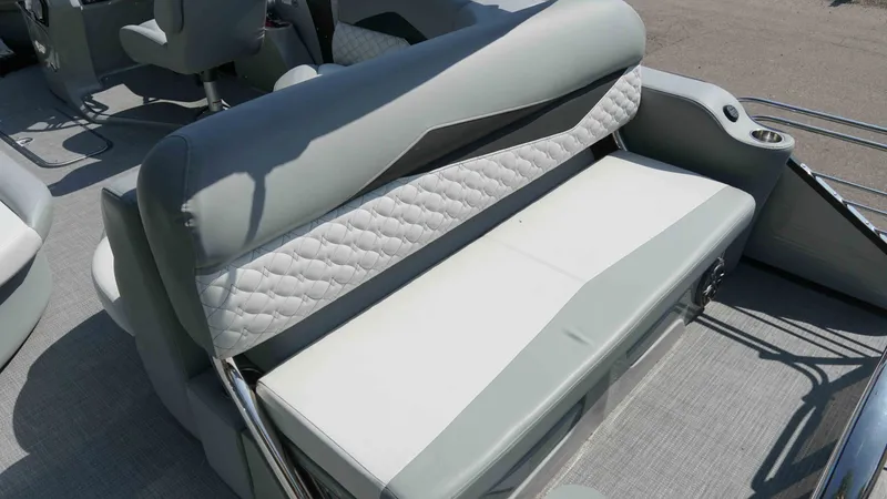 Slide: The Image of Manitou shp 2019 - 8